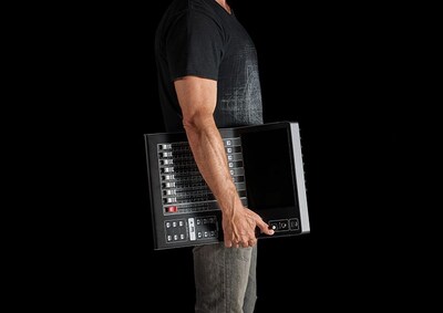 Yamaha Digital Mixing Console DM3: 結(jié)構(gòu)輕巧，便捷性強(qiáng)